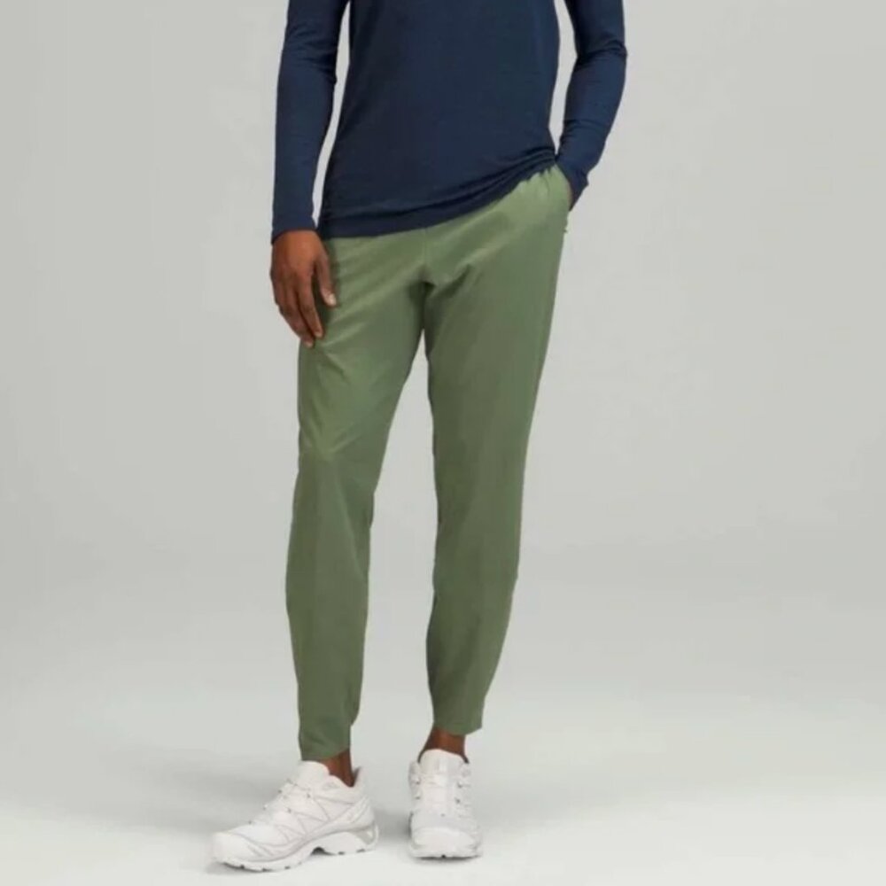 Lululemon Run State Jogger in Green Twill- XL